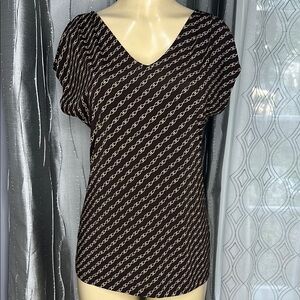 Banana Republic women’s blouse gold/brown color Sz M  V-Neck .